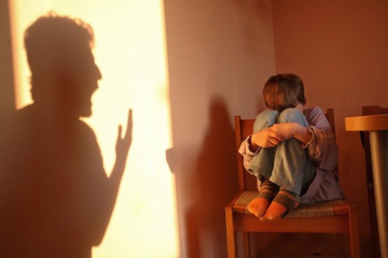 la maltraitance ou la violence enfant