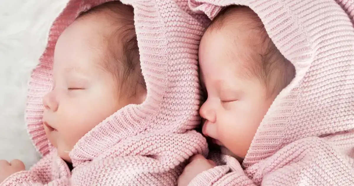 Prenoms De Jumelles Jolis Combinaisons Pour Filles