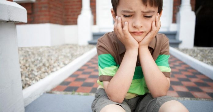 Comment aider votre enfant à gérer ses frustrations-min