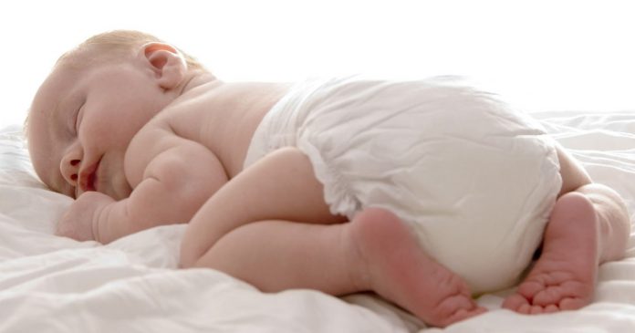 Comment habiller votre bébé en fonction de la température la nuit-min