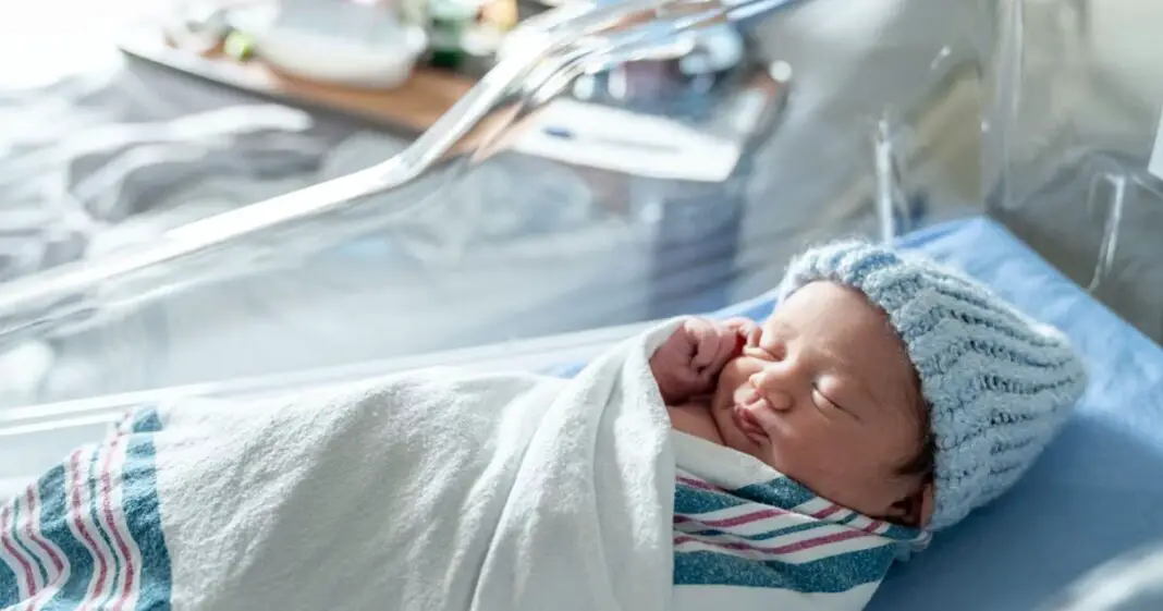 5 bonnes raisons de limiter les visites à la maternité-min