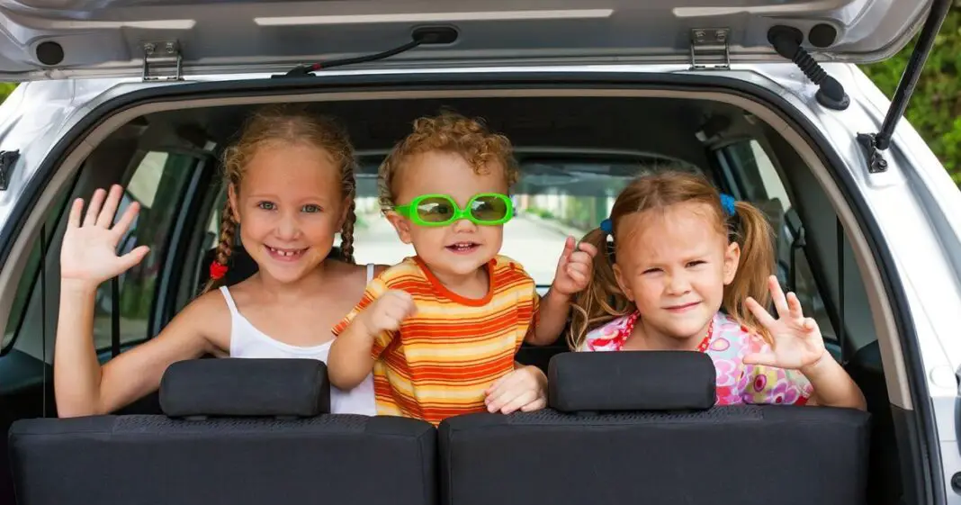 Comment occuper les enfants en voiture-min