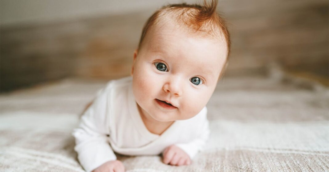 20 idées de prénoms de bébés qui sourient le plus-min