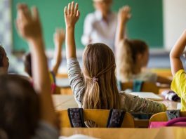 Voici pourquoi les parents perdent confiance en l’école de leur enfants selon une étude-min