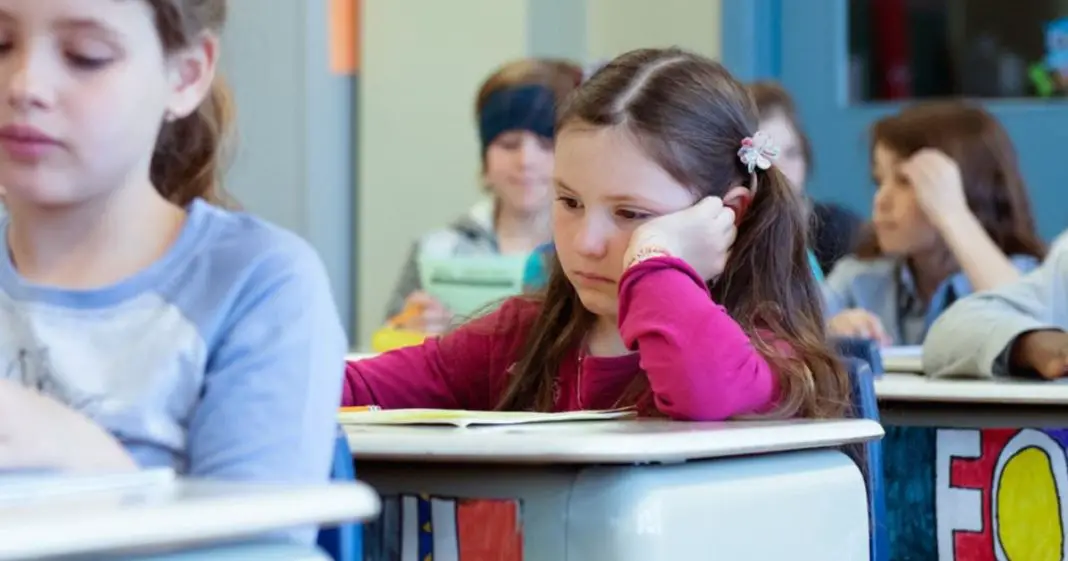 une mère déscolarise ses filles après qu’elles ont appris à lire-min