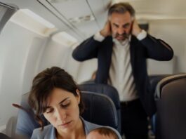la colère d’un passager contre les pleurs d’un bébé en avion crée la polémique-min