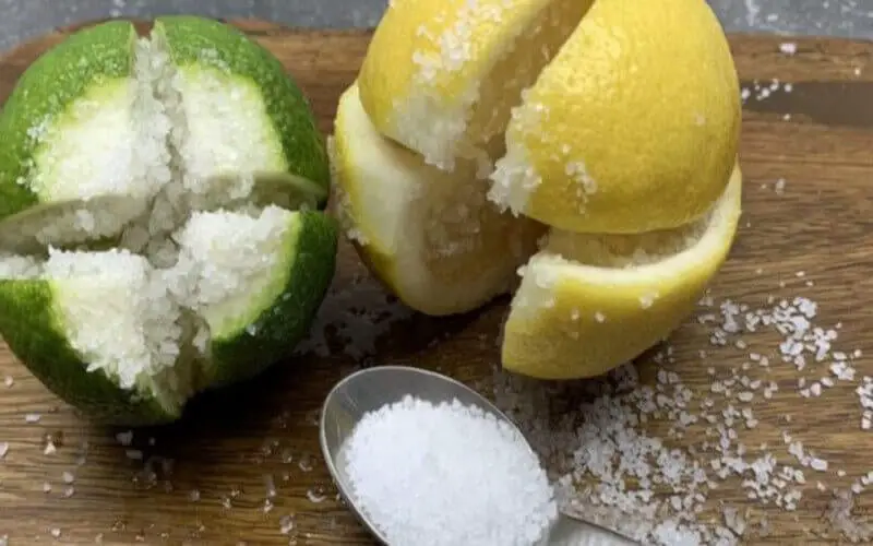Coupez-le-citron-mettez-du-sel-dessus-astuce-incroyable
