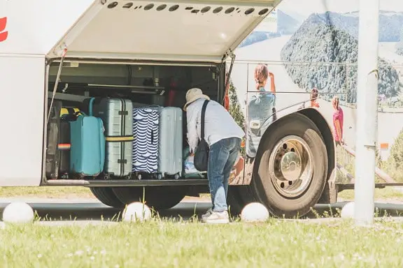 bagages dans un bus-min