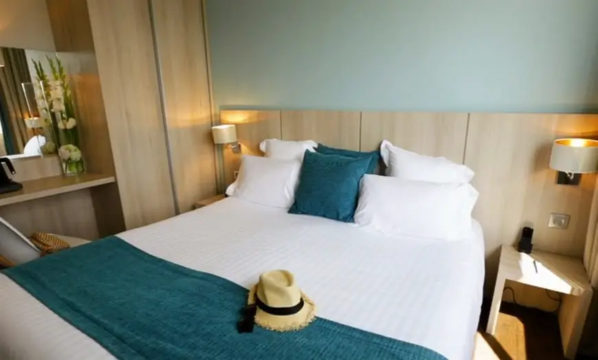 grand hotel-min