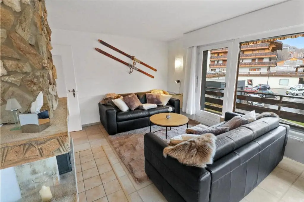 joli appartement-min